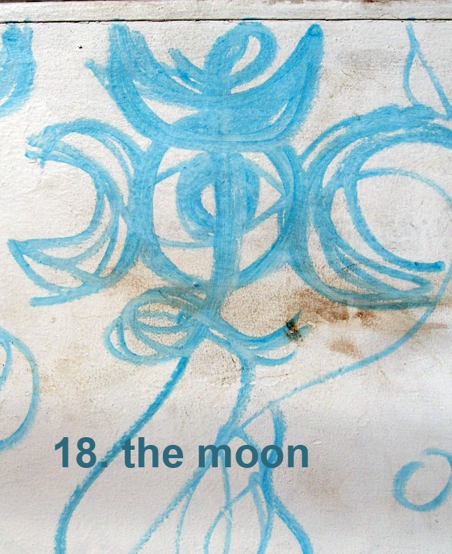 #18 The Moon - Toronto Graffiti Tarot
